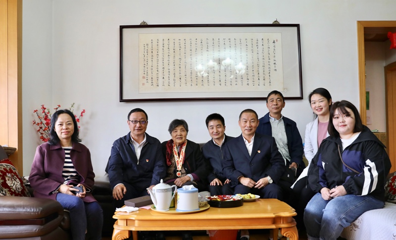 杨朝晖.jpg