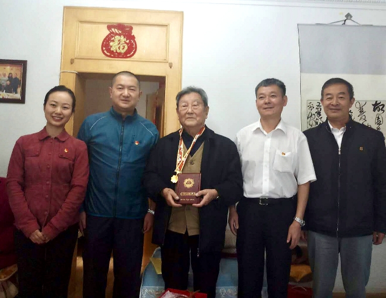 吴忠红.jpg